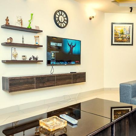 Two Bedroom Deluxe Apartment In Bahria Town ラーワルピンディー エクステリア 写真