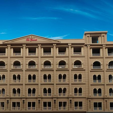 Two Bedroom Deluxe Apartment In Bahria Town ラーワルピンディー エクステリア 写真