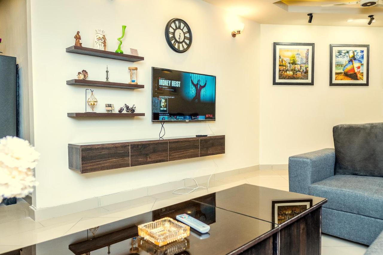 Two Bedroom Deluxe Apartment In Bahria Town ラーワルピンディー エクステリア 写真