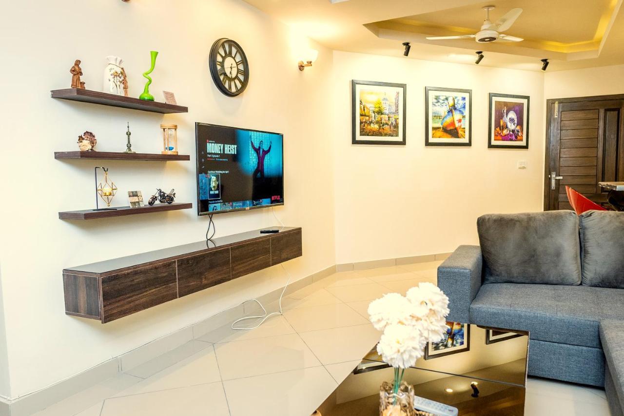 Two Bedroom Deluxe Apartment In Bahria Town ラーワルピンディー エクステリア 写真
