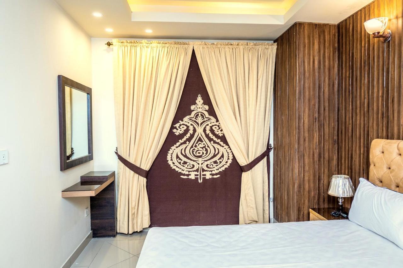 Two Bedroom Deluxe Apartment In Bahria Town ラーワルピンディー エクステリア 写真