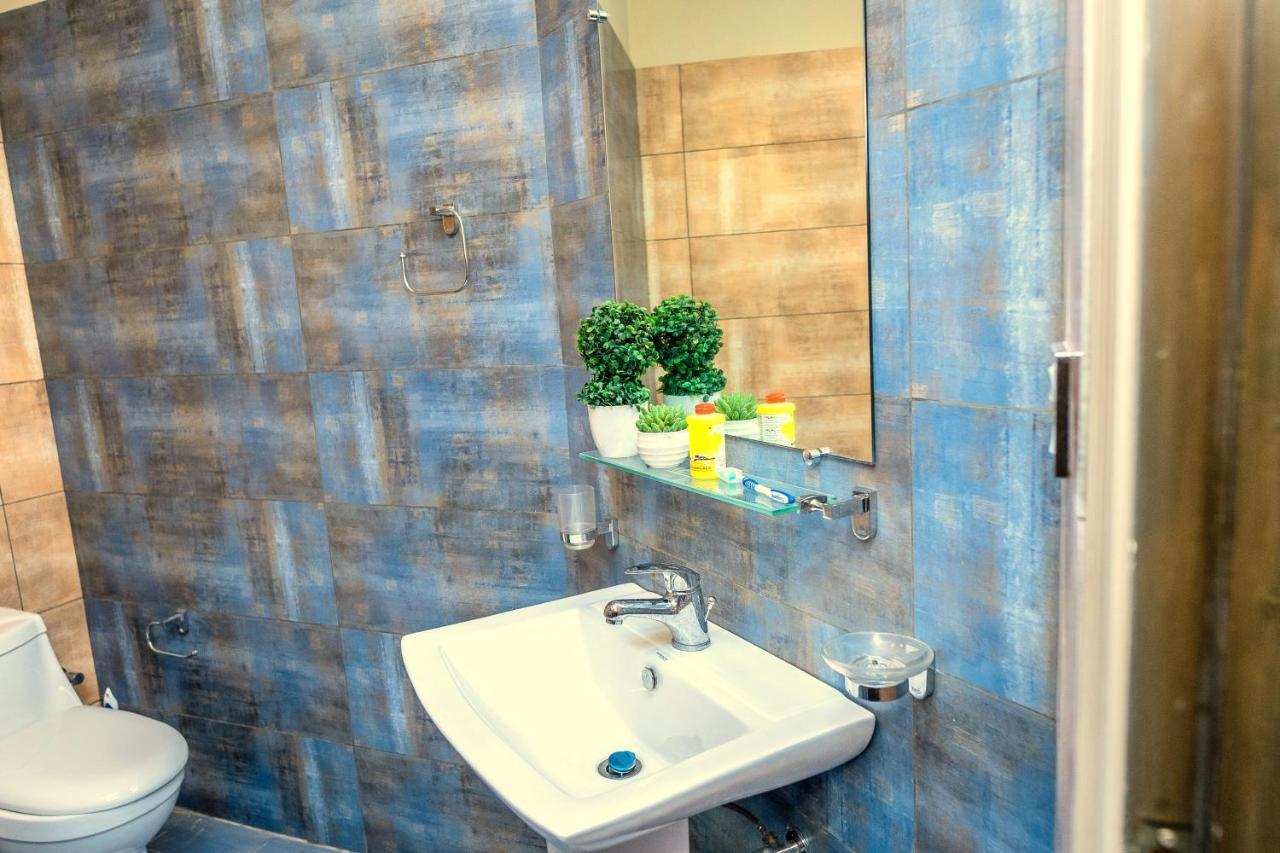 Two Bedroom Deluxe Apartment In Bahria Town ラーワルピンディー エクステリア 写真